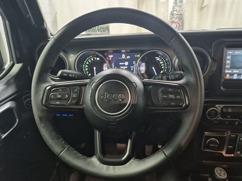 Used 2023 Jeep Wrangler Unlimited AWD/4WD image 19