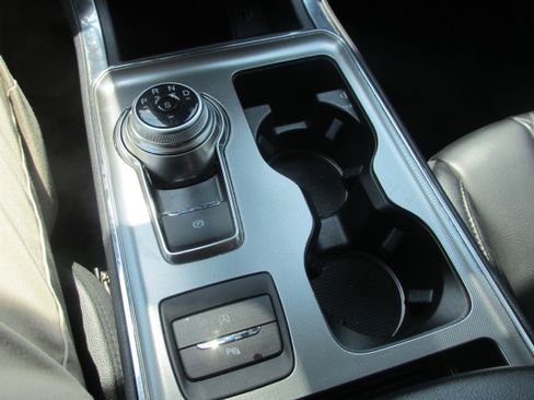 Certified 2024 Ford Edge Titanium image 39