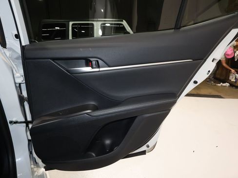 Used 2023 Toyota Camry XSE image 18