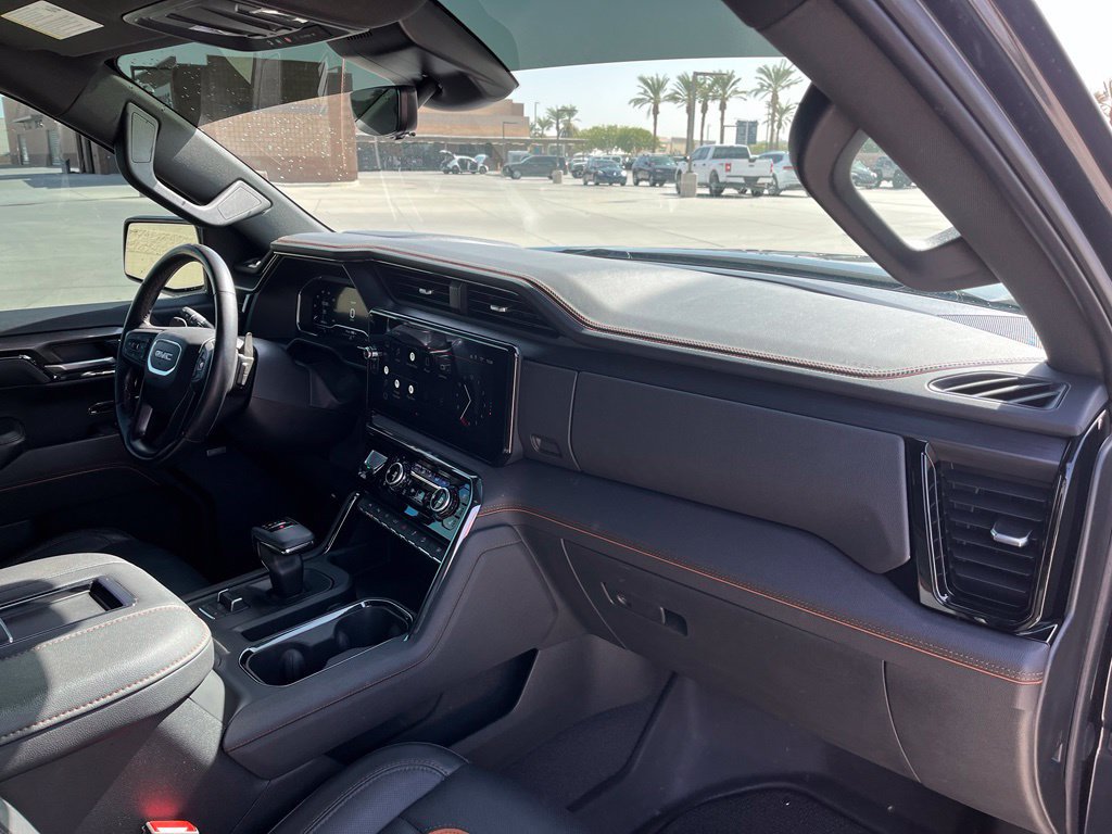 Used 2022 GMC Sierra 1500 AT4 w/ Technology Package AWD/4WD image 14