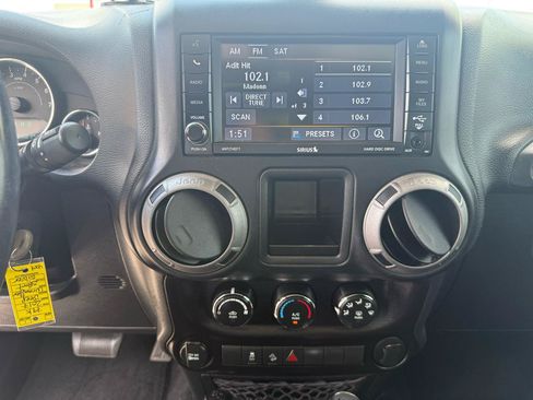 Used 2017 Jeep Wrangler Unlimited Sport w/ Connectivity Group AWD/4WD image 19