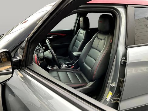 Used 2024 Chevrolet TrailBlazer RS AWD/4WD image 24
