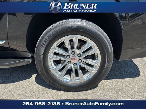 Used 2021 GMC Yukon XL SLT image 9