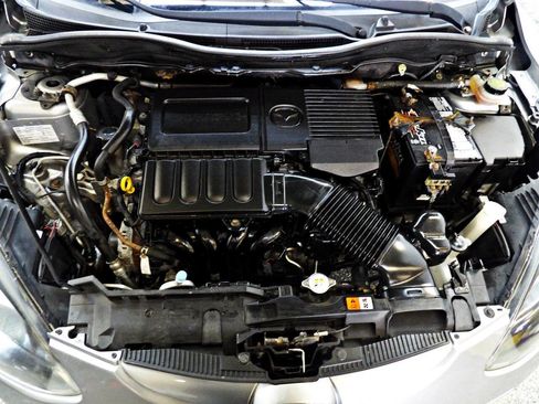 Used 2013 MAZDA MAZDA2 Sport image 21