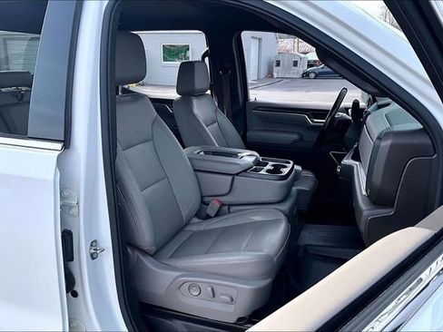 Used 2022 GMC Sierra 1500 SLT w/ X31 Off-Road Package image 7