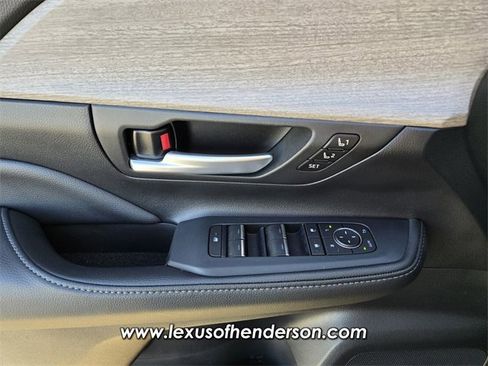 Used 2025 Toyota Grand Highlander FWD image 21