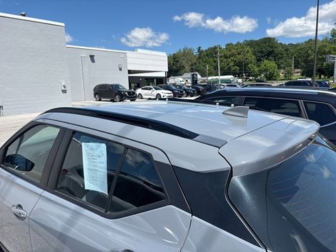 Used 2023 Nissan Kicks SR w/ SR Premium Package FWD image 7