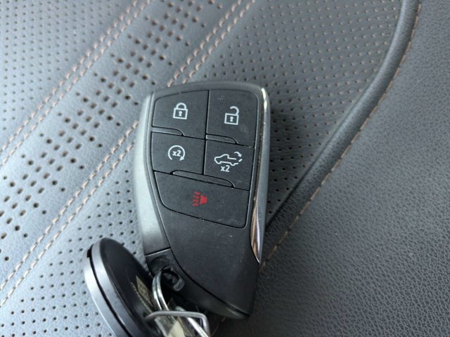 Used 2024 Chevrolet Silverado 1500 High Country w/ Technology Package AWD/4WD image 32