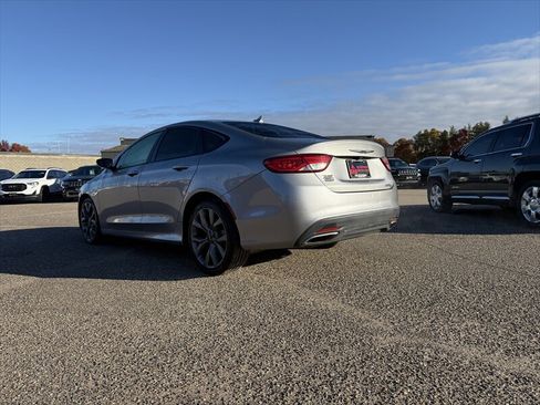Used 2016 Chrysler 200 S w/ Navigation & Sound Group I FWD image 3