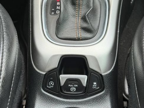 Used 2018 Jeep Compass Latitude w/ Popular Equipment Group AWD/4WD image 31