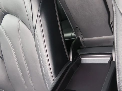 Used 2019 Toyota Avalon XLE image 30