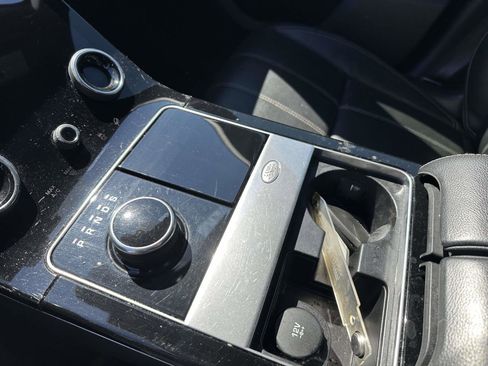 Used 2020 Land Rover Range Rover Velar R-Dynamic S AWD/4WD image 25