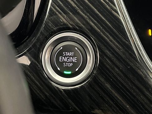 Used 2025 Cadillac XT6 Premium Luxury image 55