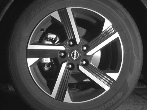 Used 2025 Nissan Sentra SV FWD image 12