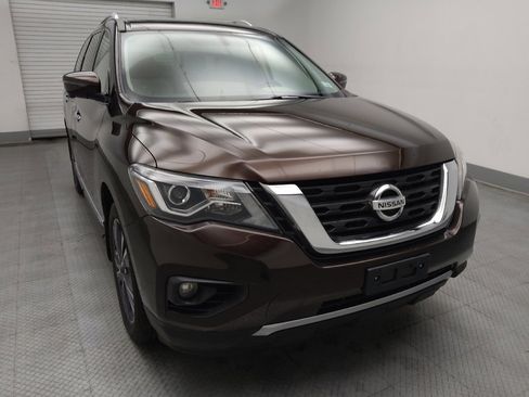 Used 2019 Nissan Pathfinder Platinum image 14