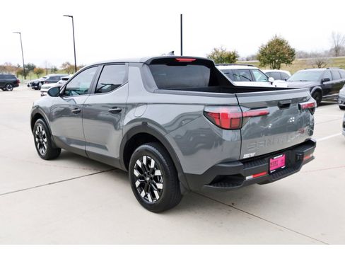 Certified 2025 Hyundai Santa Cruz SE image 6