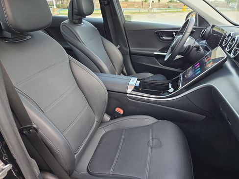 Used 2025 Mercedes-Benz C 300 4MATIC Sedan image 31