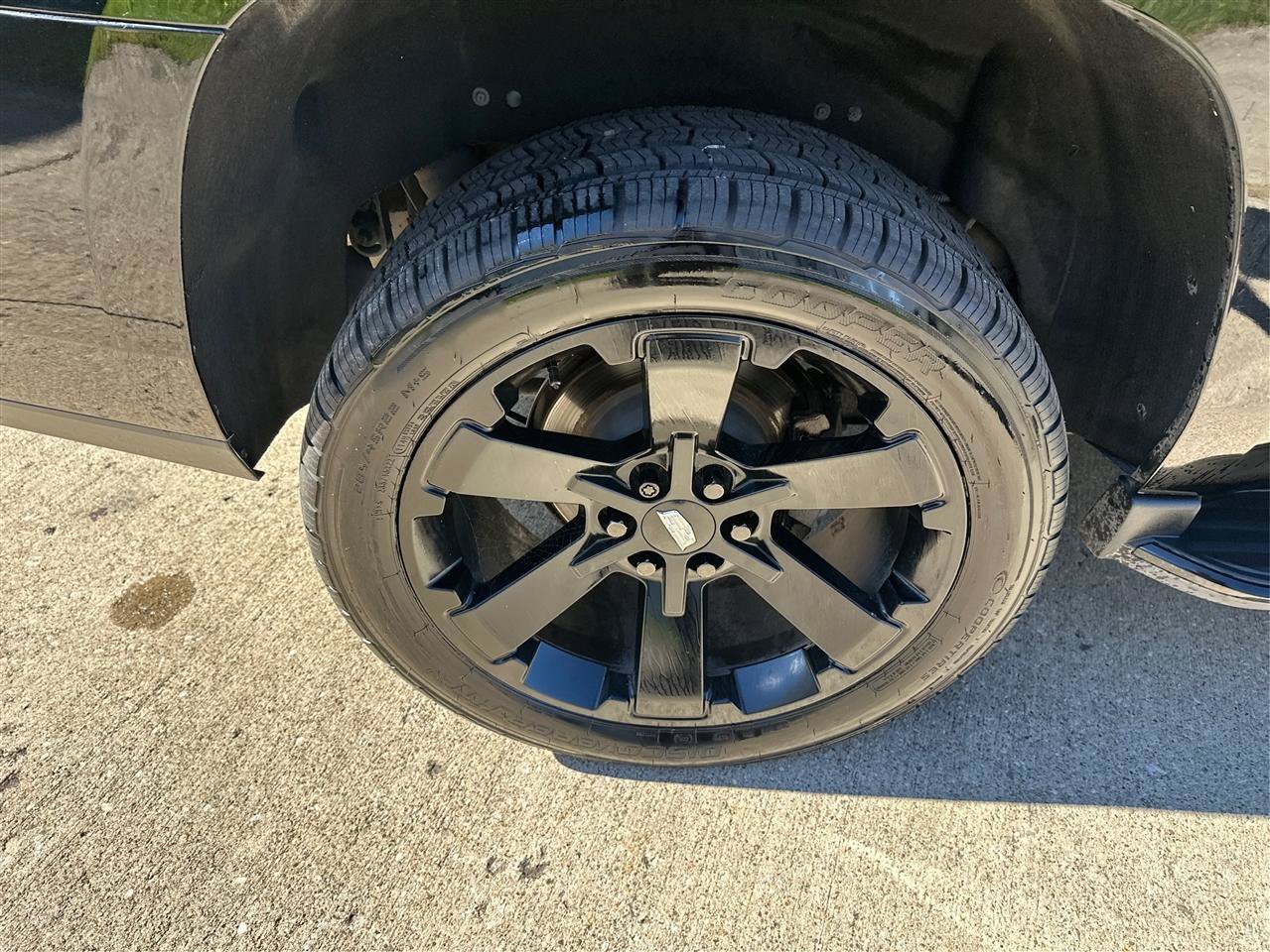 Used 2018 Cadillac Escalade Luxury AWD/4WD image 29