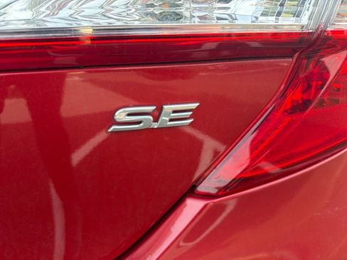 Used 2012 Toyota Camry SE FWD image 7