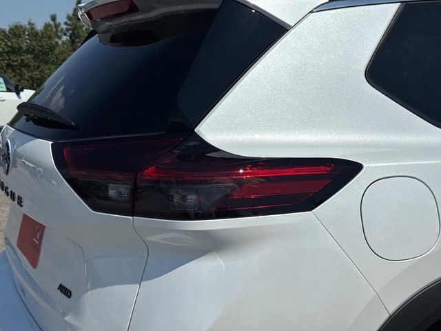 New 2026 Nissan Rogue Dark Armor AWD/4WD image 12