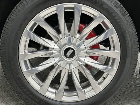Used 2019 Cadillac Escalade ESV Luxury AWD/4WD image 10