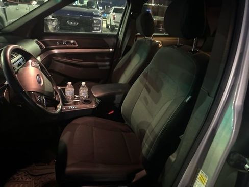 Used 2016 Ford Explorer XLT w/ Equipment Group 201A image 8