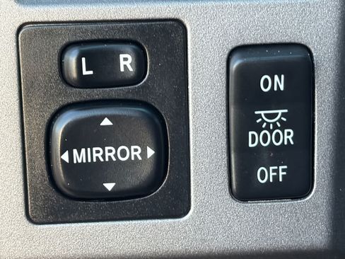 Used 2013 Toyota Tundra 2WD Double Cab w/ Upgrade Pkg image 9