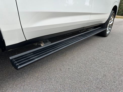 Used 2021 Chevrolet Suburban High Country image 59