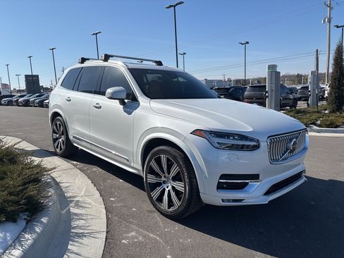 Used 2023 Volvo XC90 B6 Ultimate image 3