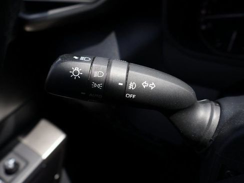 Used 2022 Toyota Tundra SR5 w/ SR5 Convenience Package AWD/4WD image 35