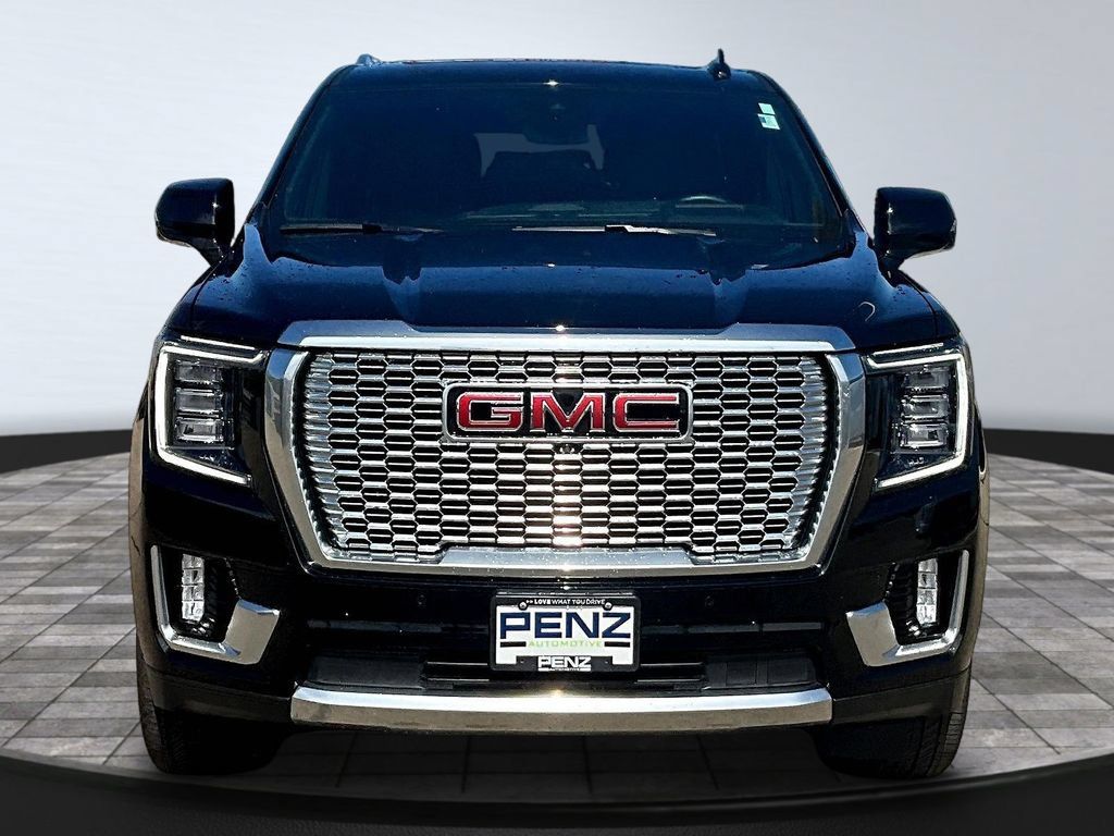 Used 2024 GMC Yukon Denali w/ Advanced Technology Package AWD/4WD image 2