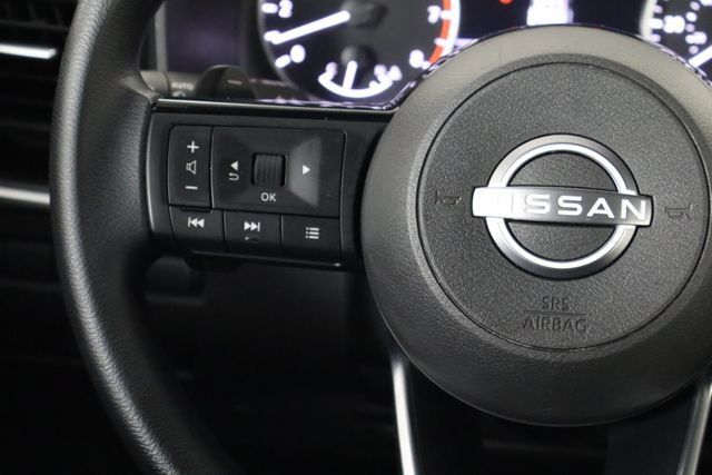 Used 2023 Nissan Rogue SV FWD image 8
