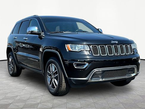 Used 2017 Jeep Grand Cherokee Limited w/ Trailer Tow Group IV AWD/4WD image 3