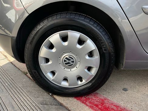 Used 2009 Volkswagen Rabbit S image 9