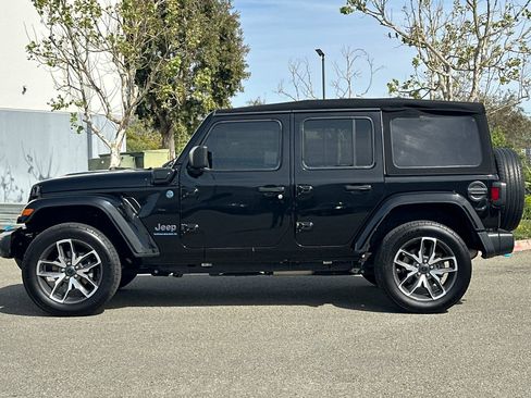 Used 2024 Jeep Wrangler Unlimited AWD/4WD image 7