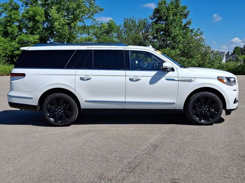 Used 2024 Lincoln Navigator L Reserve AWD/4WD image 26