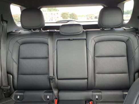 Used 2025 Chevrolet Equinox LT w/ Convenience Package II FWD image 17