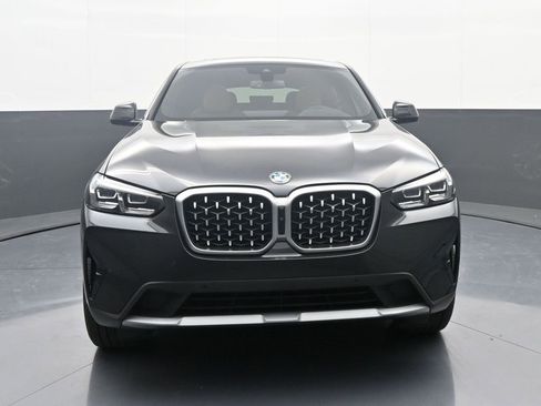 Used 2024 BMW X4 xDrive30i image 2