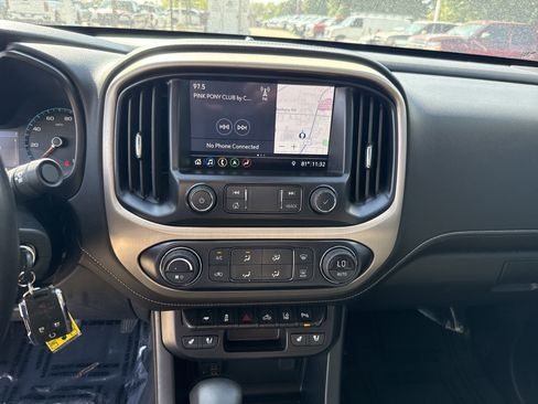 Used 2022 GMC Canyon Denali image 17