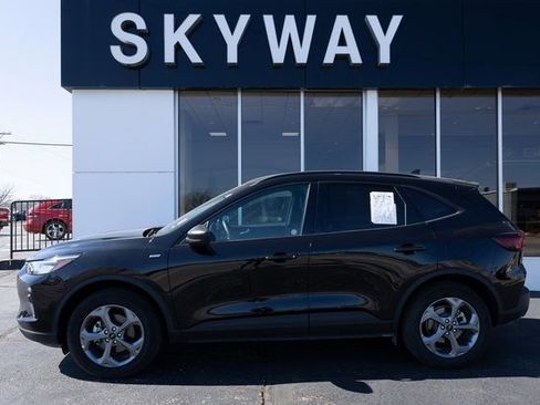 Used 2025 Ford Escape ST-Line AWD/4WD image 2