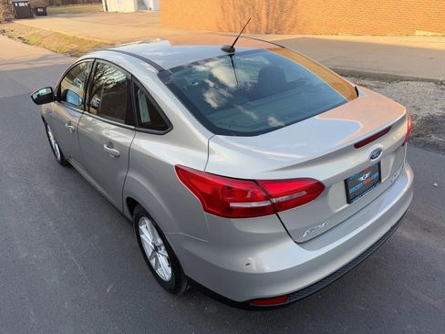 Used 2015 Ford Focus SE image 12