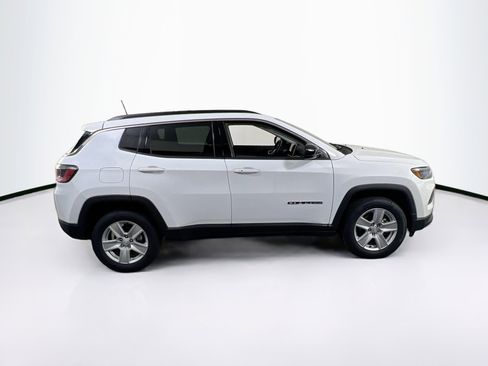 Used 2022 Jeep Compass Latitude AWD/4WD image 4