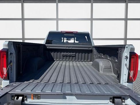 Used 2025 GMC Sierra 1500 AT4 w/ AT4 Preferred Package AWD/4WD image 12