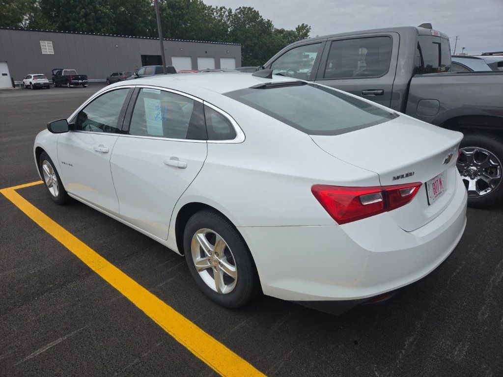 Used 2023 Chevrolet Malibu LS FWD image 2