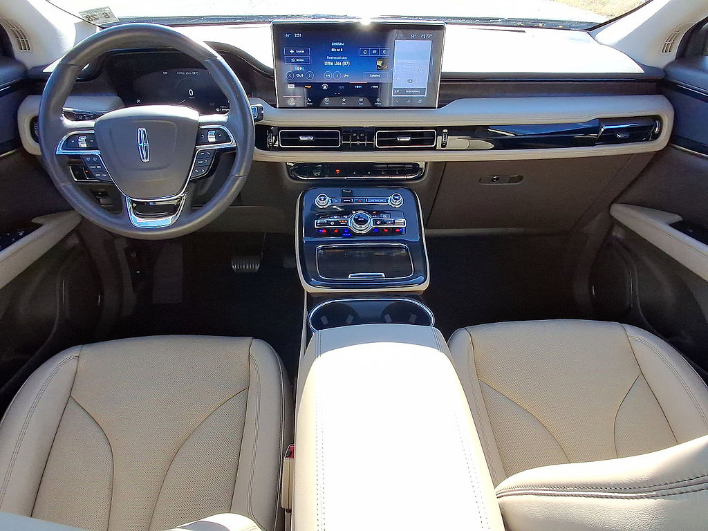 Used 2023 Lincoln Nautilus Reserve AWD/4WD image 10