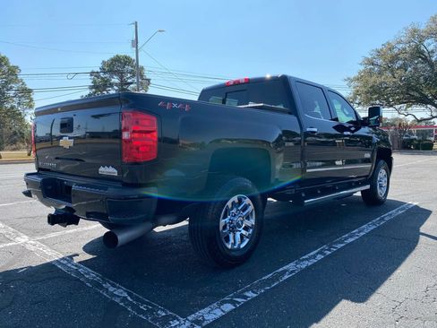 Used 2019 Chevrolet Silverado 3500 High Country w/ Duramax Plus Package image 9