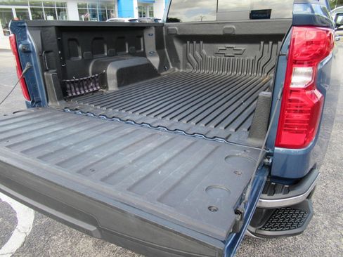 Used 2024 Chevrolet Silverado 1500 LT w/ Convenience Package II RWD image 10