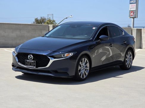 Used 2019 MAZDA MAZDA3 Sedan w/ Preferred Package FWD image 3