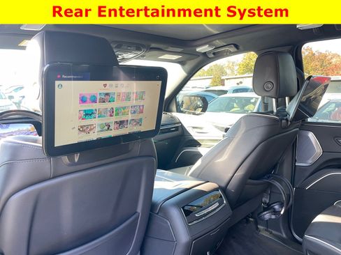 Used 2024 Cadillac Escalade ESV Sport w/ LPO, ONYX Package image 11