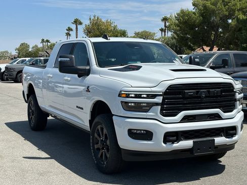 New 2026 RAM 2500 Laramie AWD/4WD image 9